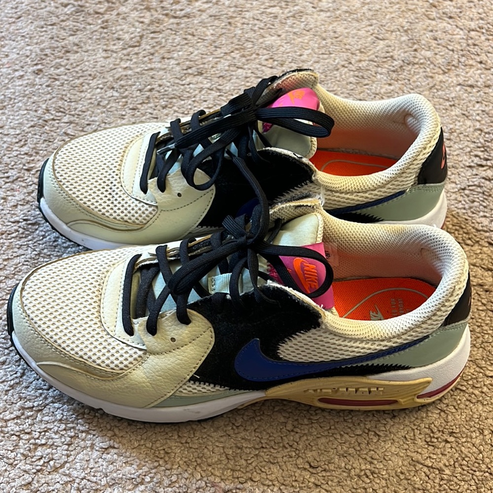Womens Nike Sneakers